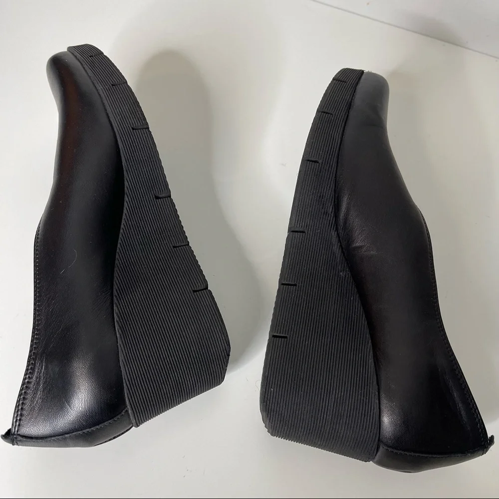 The Flexx black lesson wedge size 8